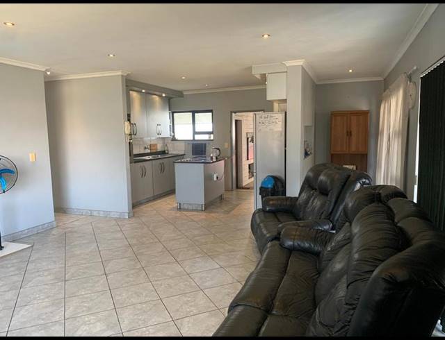 3 BEDROOM HOUSE FOR SALE IN SAREPTA